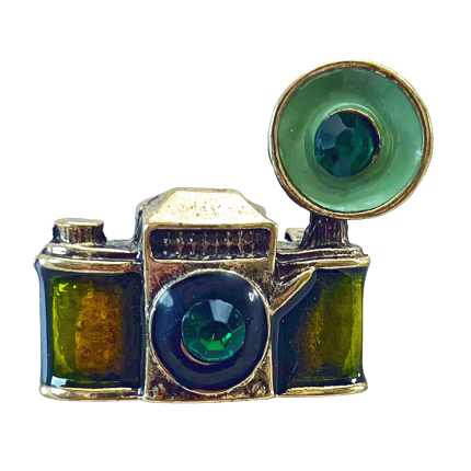 Vintage green camera brooch with round flash and crystal lens – Divalya jewelry